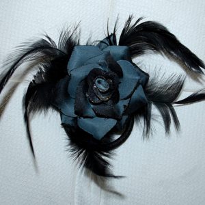 Růže 07 černá s leskem 6cm